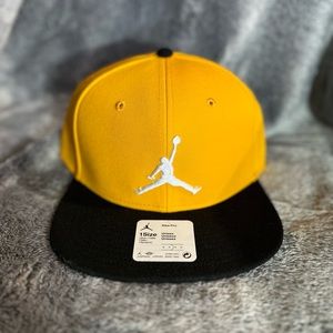 Jordan, Nike Pro, Snapback Hat, Yellow, Black & White. One size